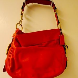 Coach vintage leather in tangerine 🍊 color, great 👍 condition